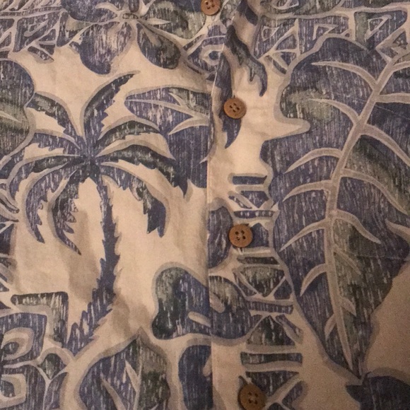 Batck Bay Floral Hawaiian Button Down T-Shirt - Picture 5 of 5